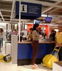 Cassa in un negozio Ikea