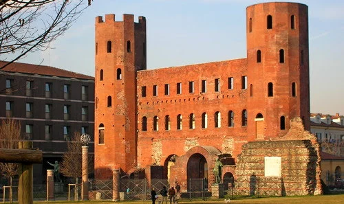 Porte Palatine, resti Romani a Torino.