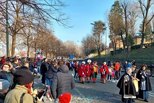 Carnevale di Torino, sfilata costumi alla Pellerina